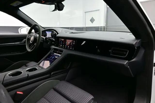 2025 Porsche Taycan 4