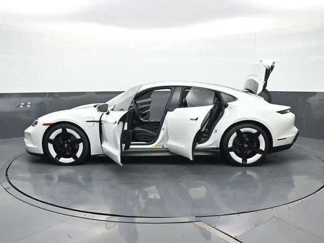 2025 Porsche Taycan 4