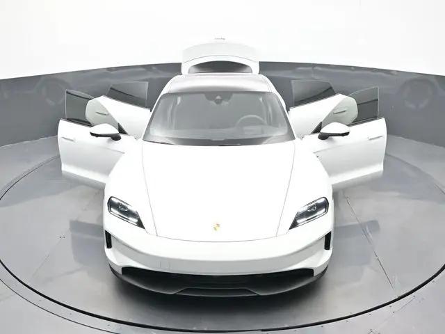 2025 Porsche Taycan 4