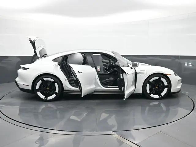 2025 Porsche Taycan 4