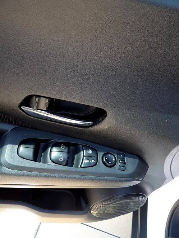 2021 Nissan Kicks SV Xtronic CVT