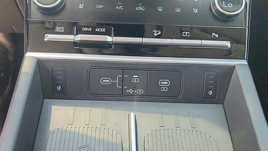 2026 Hyundai Santa Fe Limited - Photo 19