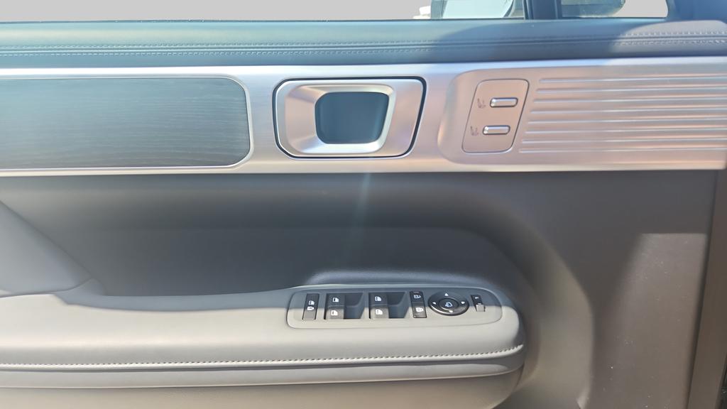 2026 Hyundai Santa Fe Limited - Photo 30