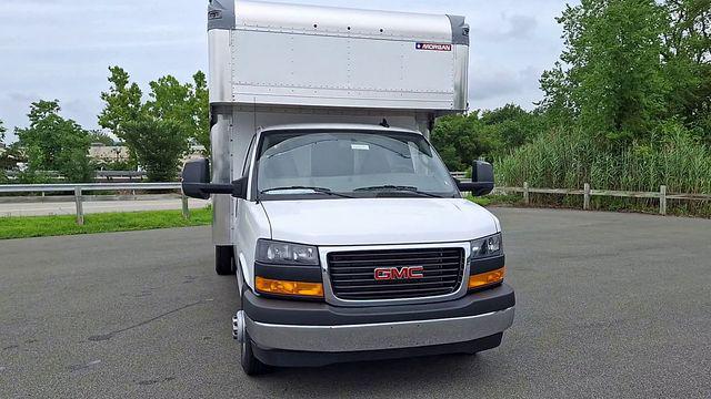2025 GMC Savana Cutaway Work Van