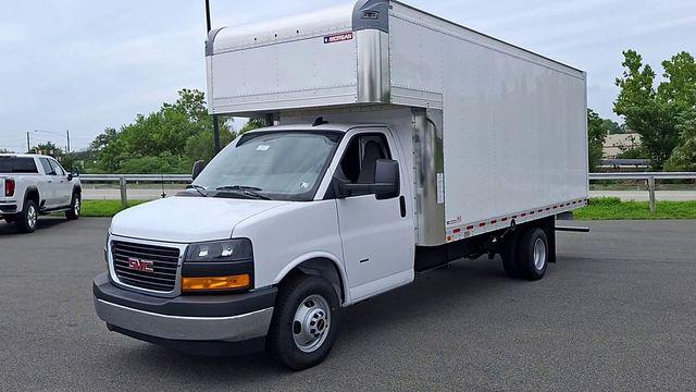 2025 GMC Savana Cutaway Work Van