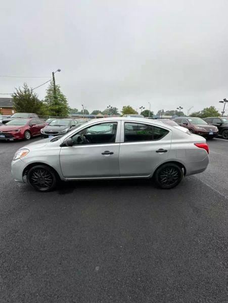 2012 Nissan Versa 1.6 S