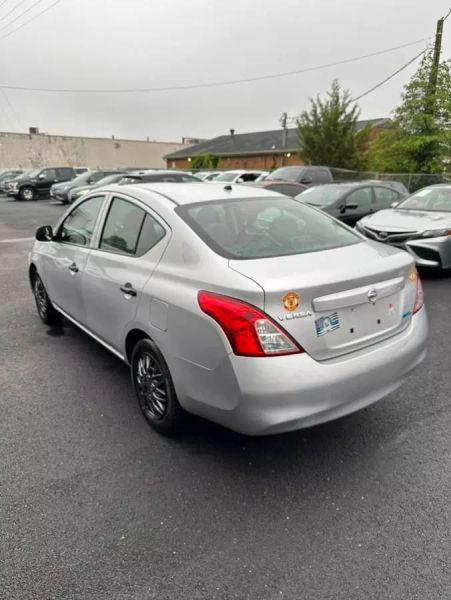 2012 Nissan Versa 1.6 S