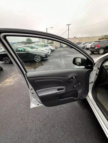 2012 Nissan Versa 1.6 S