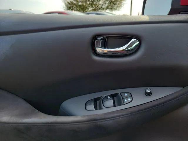 2013 Nissan LEAF S