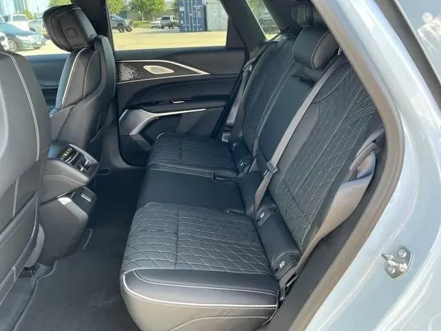 2026 Cadillac iQ V-Series w/1SM