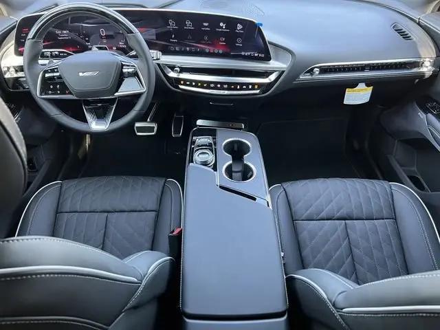 2026 Cadillac iQ V-Series w/1SM