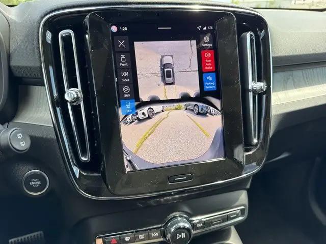 2026 Volvo XC40 Ultra, B5 AWD Gas (mild hybrid), Dark