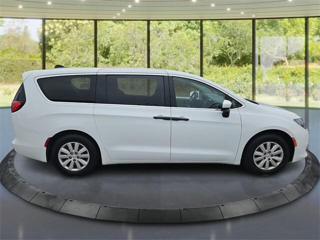 2020 Chrysler Voyager L