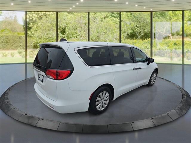 2020 Chrysler Voyager L