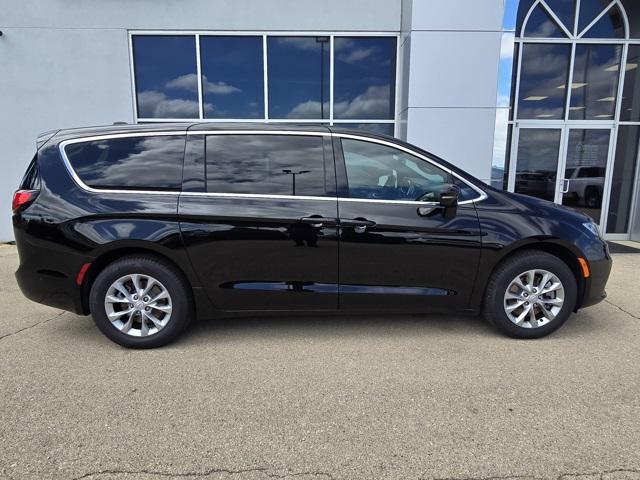 2025 Chrysler Pacifica PACIFICA SELECT AWD