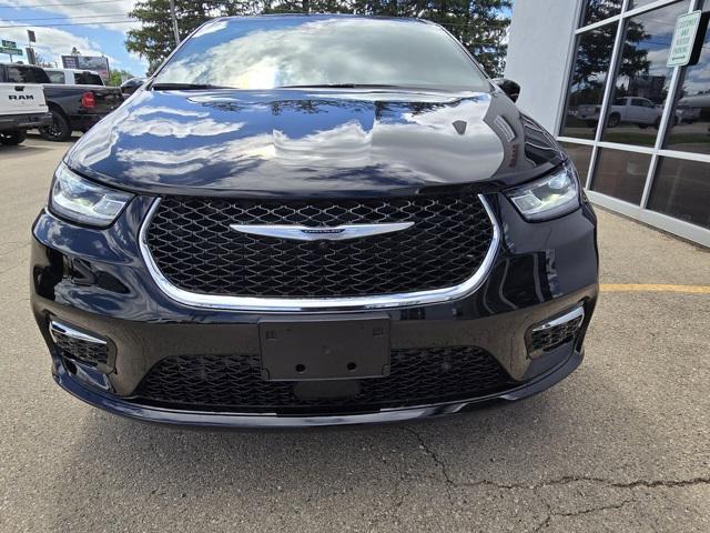 2025 Chrysler Pacifica PACIFICA SELECT AWD