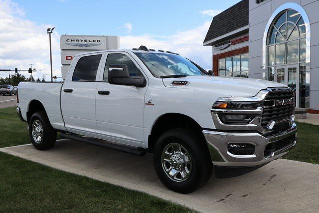 2025 RAM 3500 Tradesman Crew Cab 4x4 64 Box