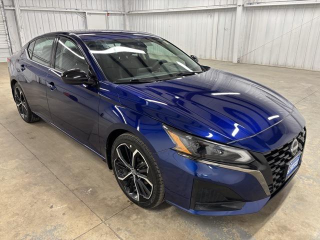 2023 Nissan Altima SR FWD