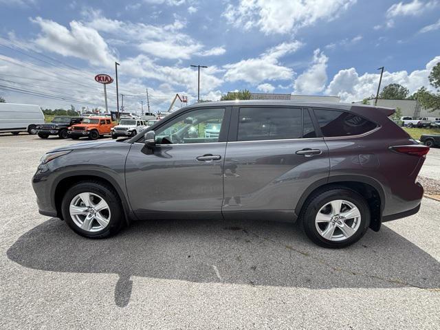 2024 Toyota Highlander LE