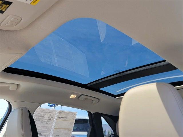 2022 Ford Escape Titanium Hybrid