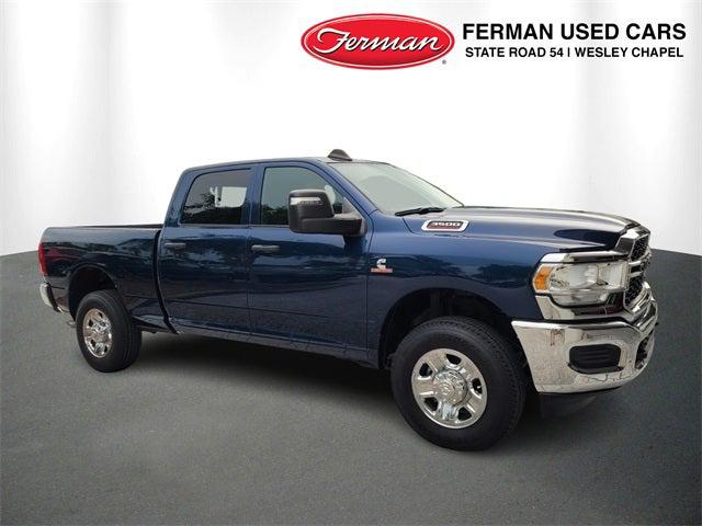 2024 RAM 3500 Tradesman Crew Cab 4x4 64 Box