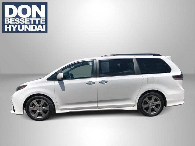 2018 Toyota Sienna SE 8 Passenger