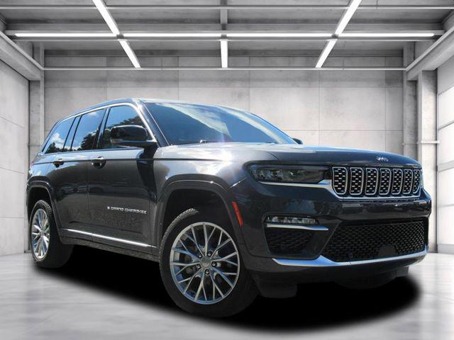 2022 Jeep Grand Cherokee Summit 4x2