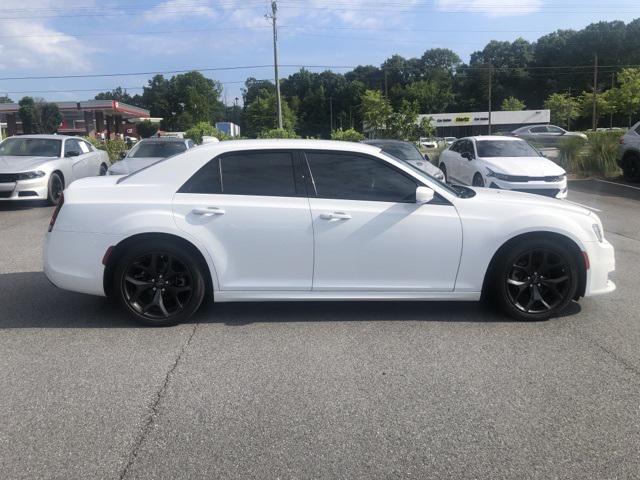 2022 Chrysler 300 Touring L
