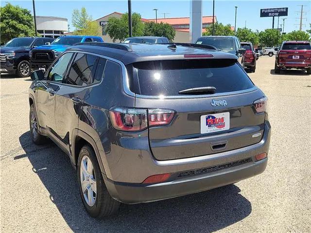 2022 Jeep Compass Latitude FWD