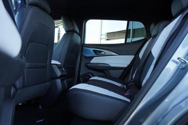 2025 Chevrolet Equinox LT 2