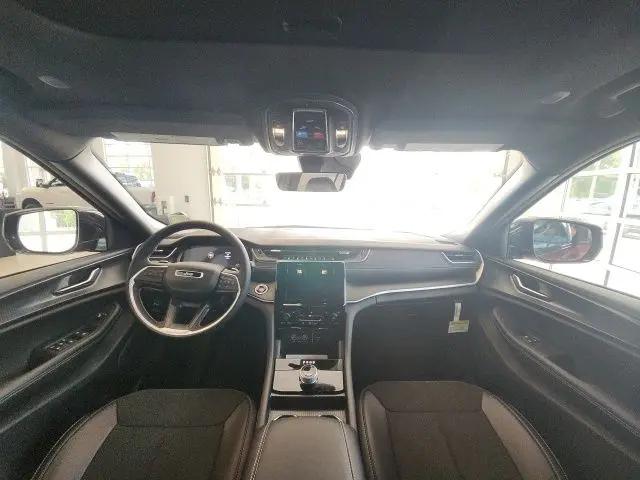 2025 Jeep Grand Cherokee L Altitude X 4x2