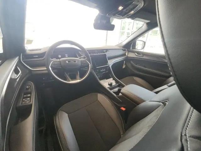 2025 Jeep Grand Cherokee L Altitude X 4x2
