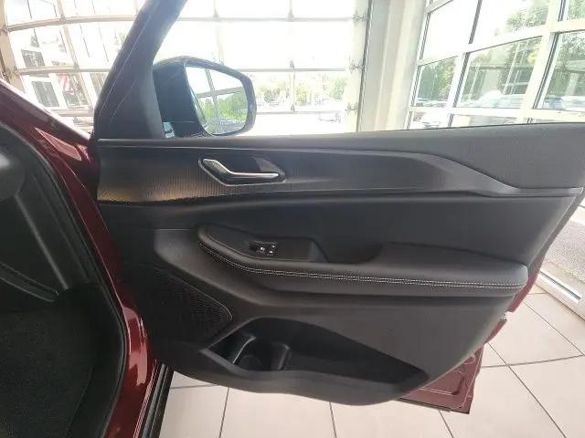 2025 Jeep Grand Cherokee L Altitude X 4x2