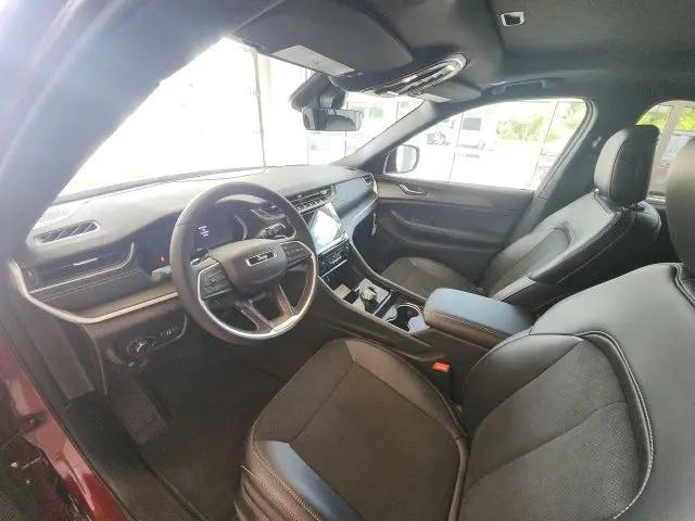 2025 Jeep Grand Cherokee L Altitude X 4x2