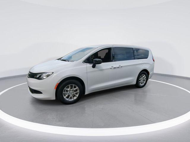 2025 Chrysler Voyager LX