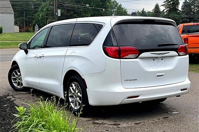 2022 Chrysler Voyager LX