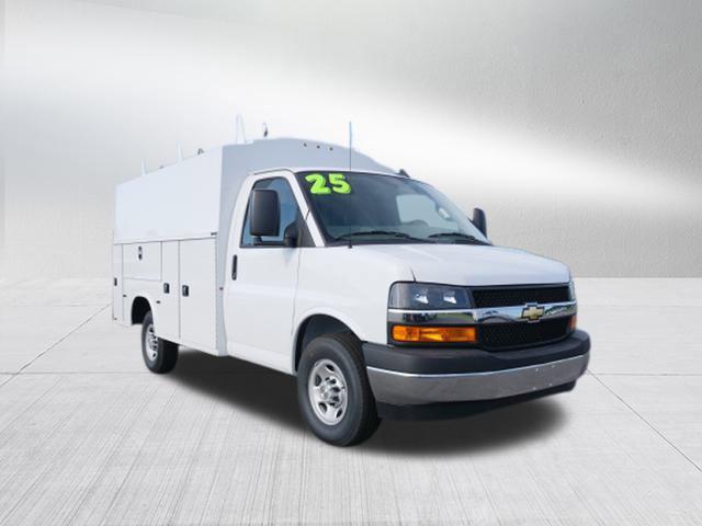2025 Chevrolet Express Cutaway Work Van
