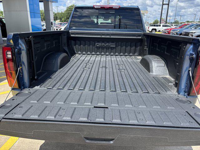 2025 GMC Sierra 2500HD 4WD Crew Cab Standard Bed Denali