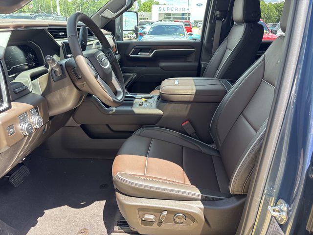 2025 GMC Sierra 2500HD 4WD Crew Cab Standard Bed Denali