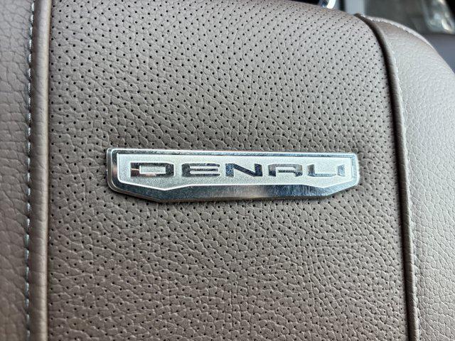 2025 GMC Sierra 2500HD 4WD Crew Cab Standard Bed Denali