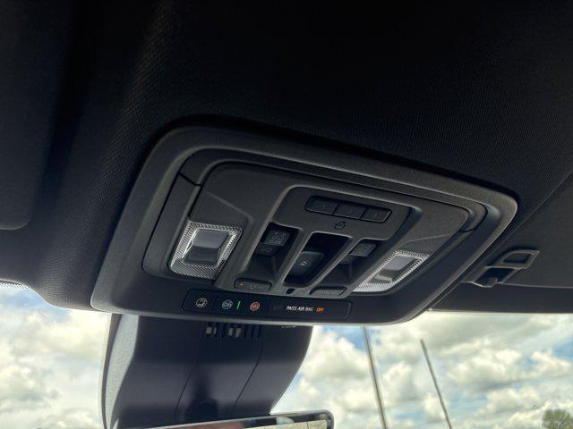 2025 GMC Sierra 2500HD 4WD Crew Cab Standard Bed Denali