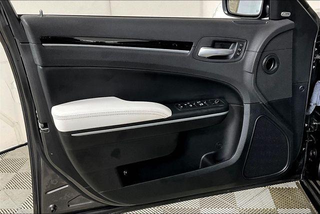 Used 2021 Chrysler 300 For Sale in Olive Branch, MS