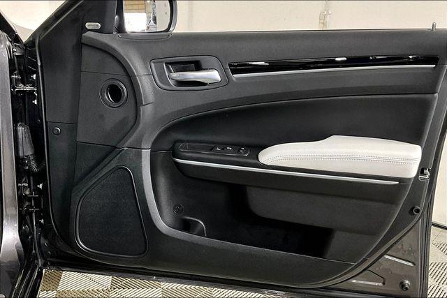Used 2021 Chrysler 300 For Sale in Olive Branch, MS