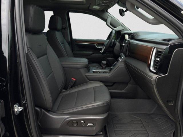 2023 GMC Sierra 1500 4WD Crew Cab Short Box Denali