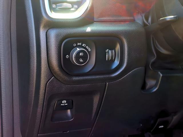 2022 Ram 1500 Big Horn Crew Cab 4x4 5'7" Box
