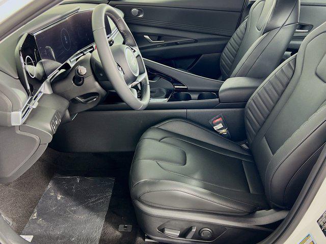 2025 Hyundai Elantra Hybrid Limited