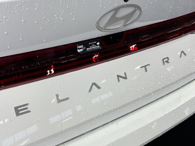 2025 Hyundai Elantra Hybrid Limited