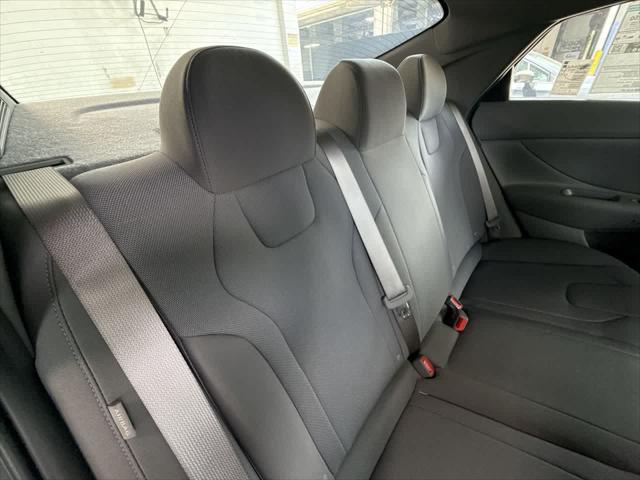 2025 Hyundai Elantra SE