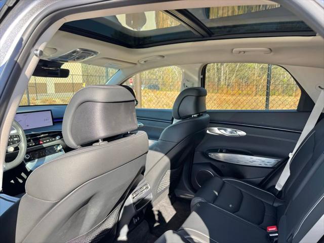 2026 Genesis GV70 Standard