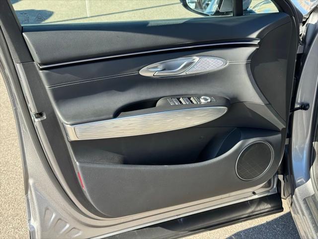 2026 Genesis GV70 Standard